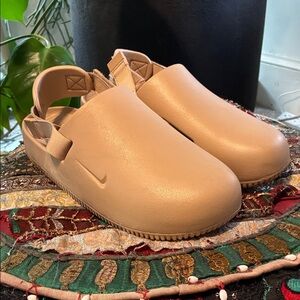 Nike Men’s Calm Mule in Hemp